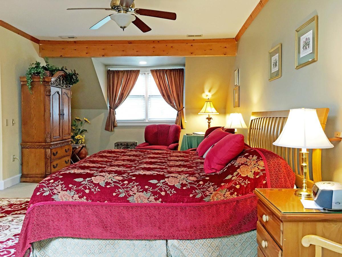 Highland Lake Inn & Resort - Flat Rock Exterior foto